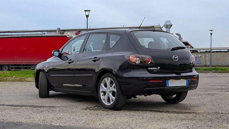 Usata Mazda 3 Active 109 CV (80 kW) 2007 Nero Berlina