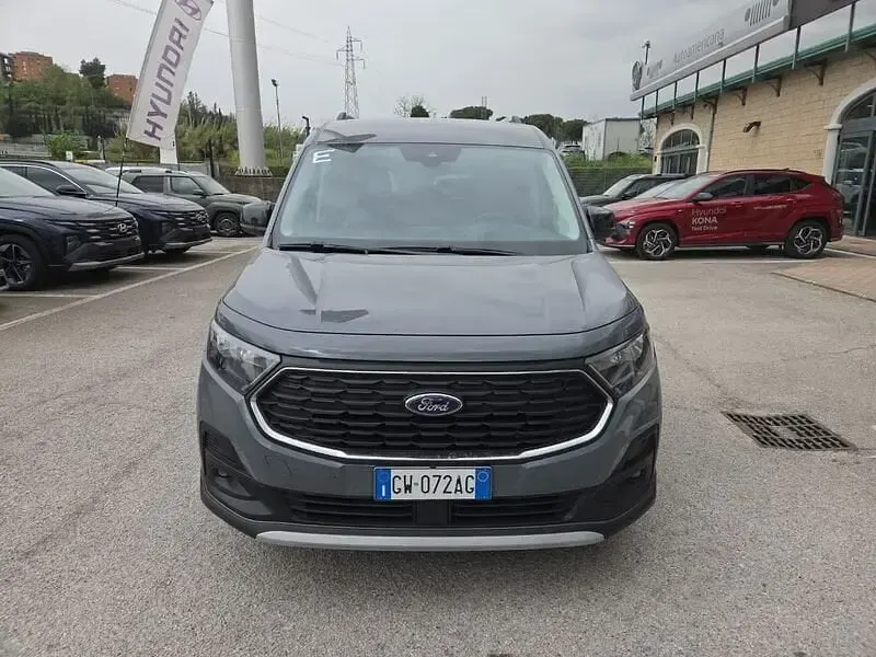 Usata Ford Grand Tourneo Connect Titanium 122 CV (89 kW) 2024 Grigio Monovolume