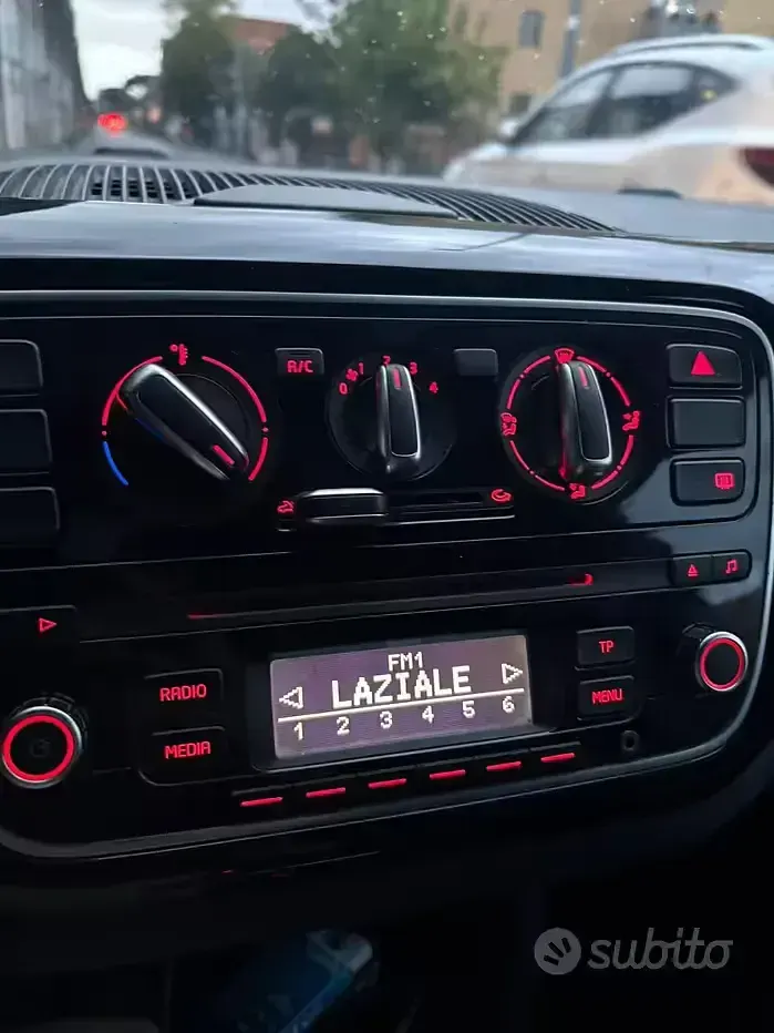 Usata VW up! 75 CV (55 kW) 2014 Grigio Utilitaria