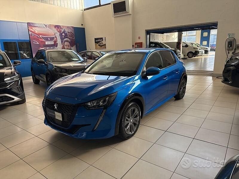 Usata Peugeot 208 Allure 100 kW (136 CV) 2021 Blu Utilitaria