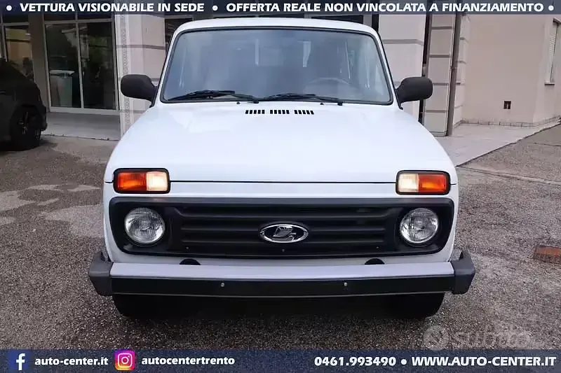 Usata Lada niva 83 CV (61 kW) 2018 Bianco SUV