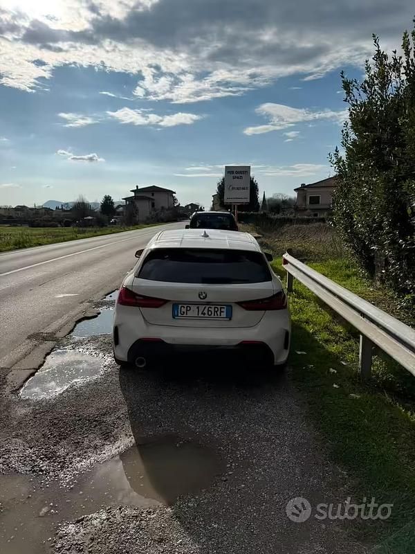 Usata BMW 116 M Sport 109 CV (80 kW) 2022 Bianco Utilitaria