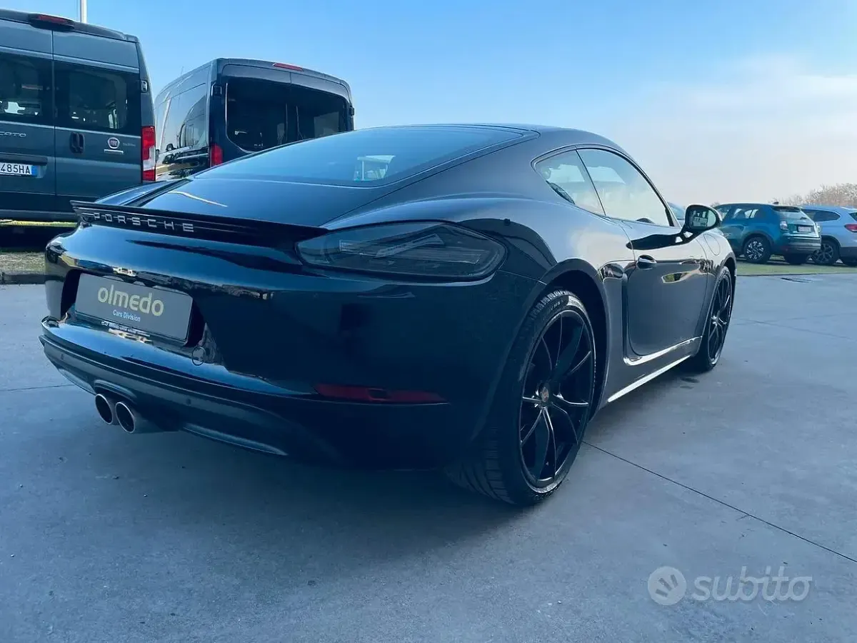 Usata Porsche 718 Cayman 300 CV (220 kW) 2021 Nero Coupé