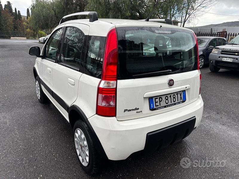 Usata Fiat Panda 4x4 Climbing 75 CV (55 kW) 2012 Bianco Utilitaria