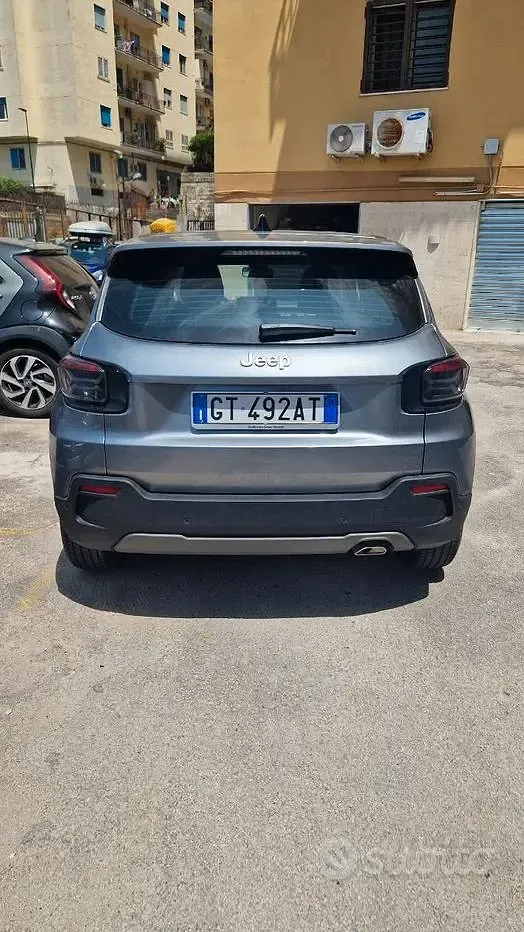 Usata Jeep Avenger 101 CV (74 kW) 2024 Grigio SUV