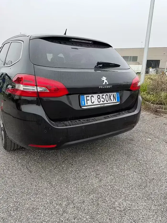 Usata Peugeot 308 SW 120 CV (88 kW) 2016 Nero Station wagon