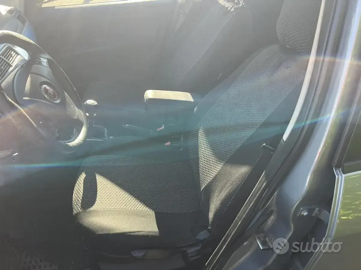 Usata Fiat Punto 90 CV (66 kW) 2006 Utilitaria
