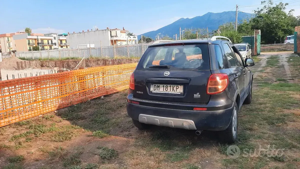 Usata Fiat Sedici 107 CV (78 kW) 2008 Nero SUV