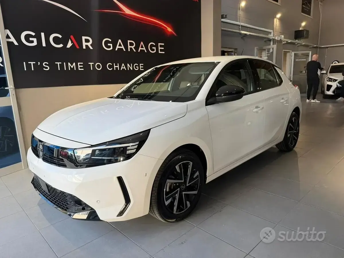 Usata Opel Corsa 101 CV (74 kW) 2025 Bianco Utilitaria