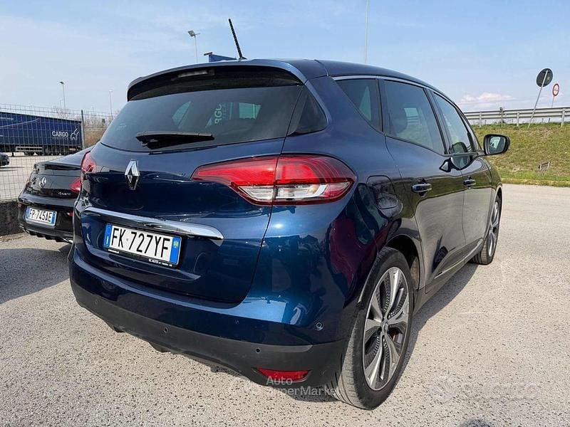 Usata Renault Scénic IV Bose Edition 110 CV (80 kW) 2017 Blu Monovolume