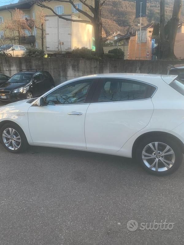 Usata Alfa Romeo Giulietta 2011 Utilitaria