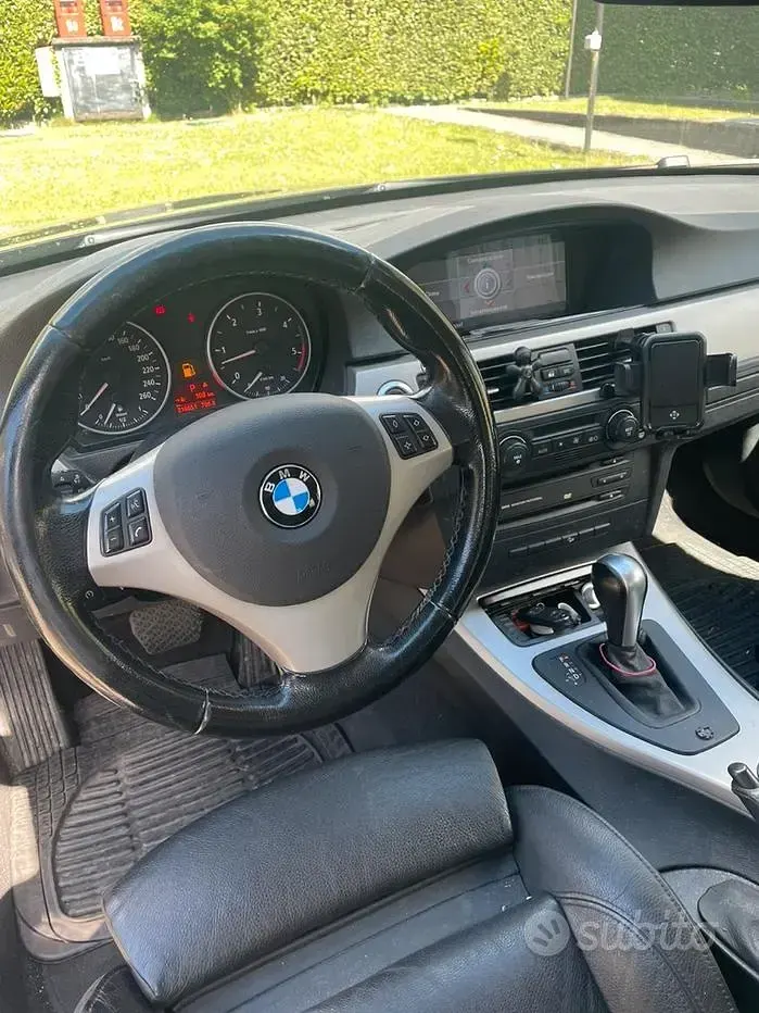 Usata BMW 330 231 CV (169 kW) 2006 Nero Station wagon