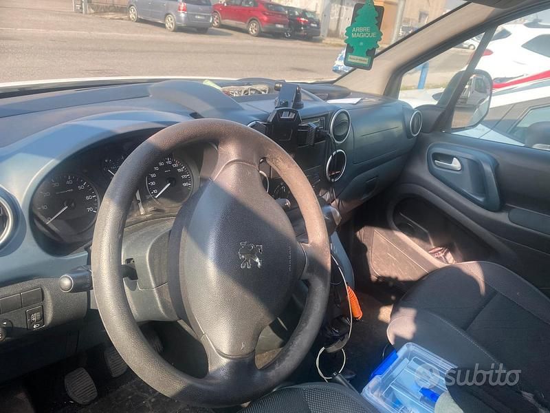 Usata Peugeot Partner 90 CV (66 kW) 2008 Bianco Monovolume