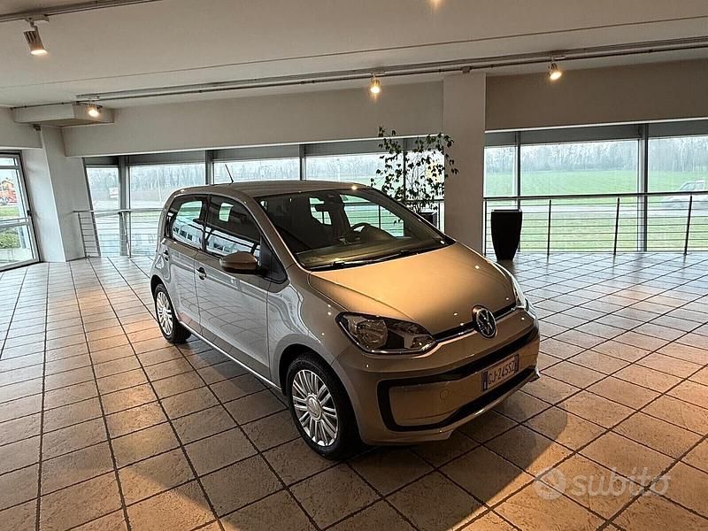 Usata VW up! 65 CV (47 kW) 2022 Beige Utilitaria