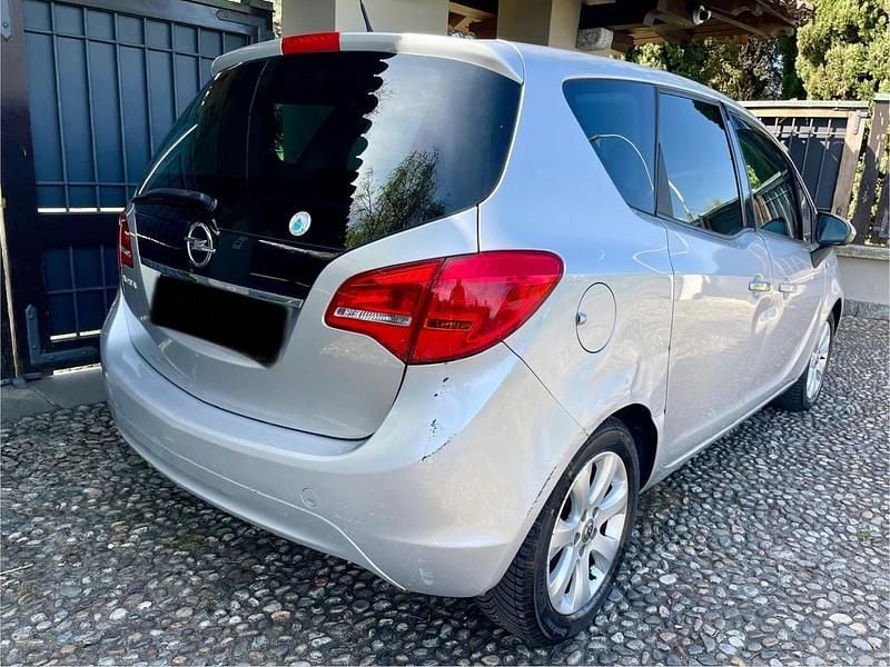 Occasion Opel Meriva Cosmo 101 ch (74 kW) 2012 Argent Monospace