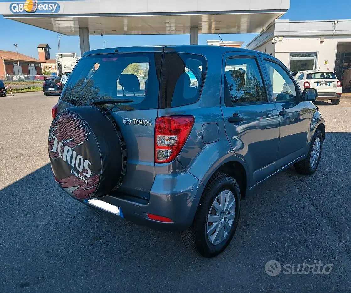 Usata Daihatsu Terios 86 CV (63 kW) 2006 Grigio SUV