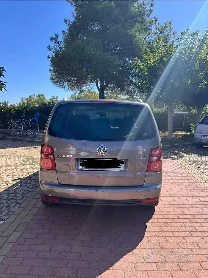Usata VW Touran Highline 105 CV (77 kW) 2007 Marrone Monovolume