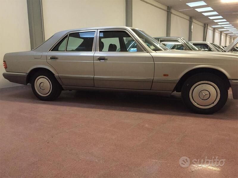 Usata 1986 Mercedes 300 SE Tre volumi | 18.500 € - Immagine 1/4