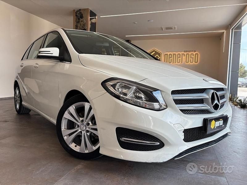 Usata Mercedes B200 Premium 136 CV (100 kW) 2015 Bianco Monovolume