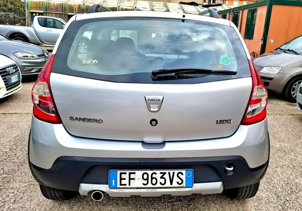 Usata Dacia Sandero Stepway 88 CV (64 kW) 2011 Argento Berlina