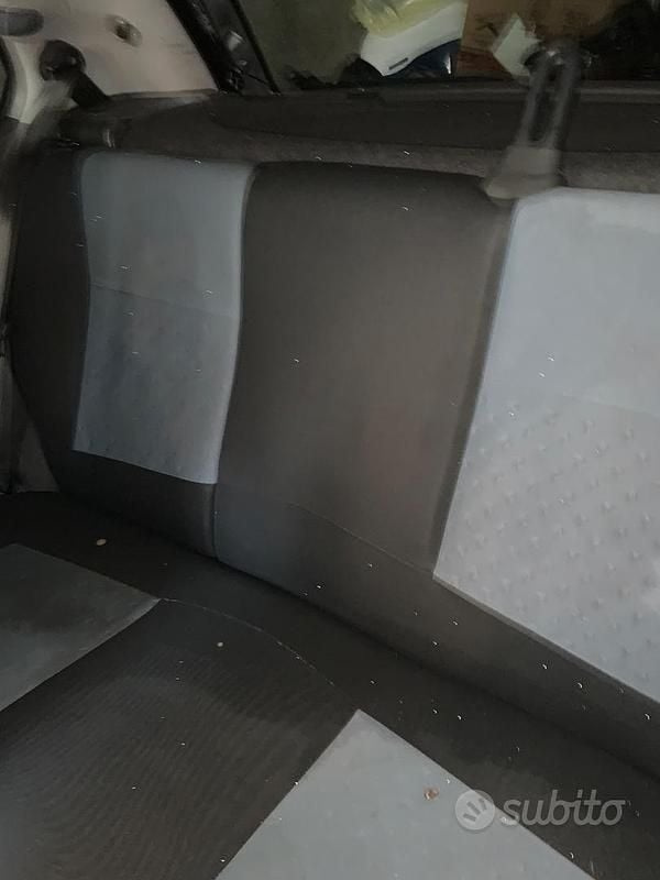 Usata Fiat Punto 69 CV (50 kW) 2006 Grigio Berlina