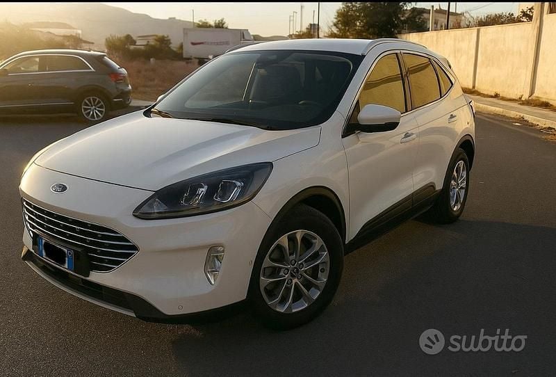 Bianco Usata 2022 Ford Kuga Titanium SUV | 14.400 € (Super prezzo) - Immagine 1/4