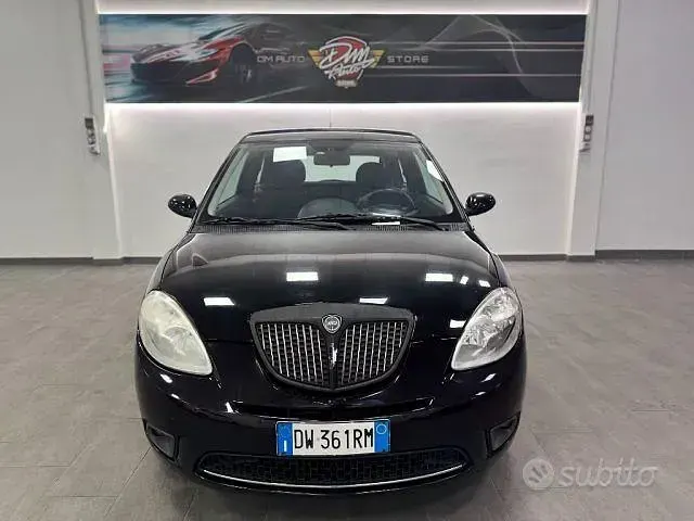 Usata Lancia Ypsilon 60 CV (44 kW) 2009 Nero Utilitaria