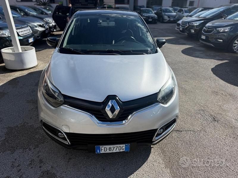 Usata Renault Captur Zen 90 CV (66 kW) 2016 Grigio SUV