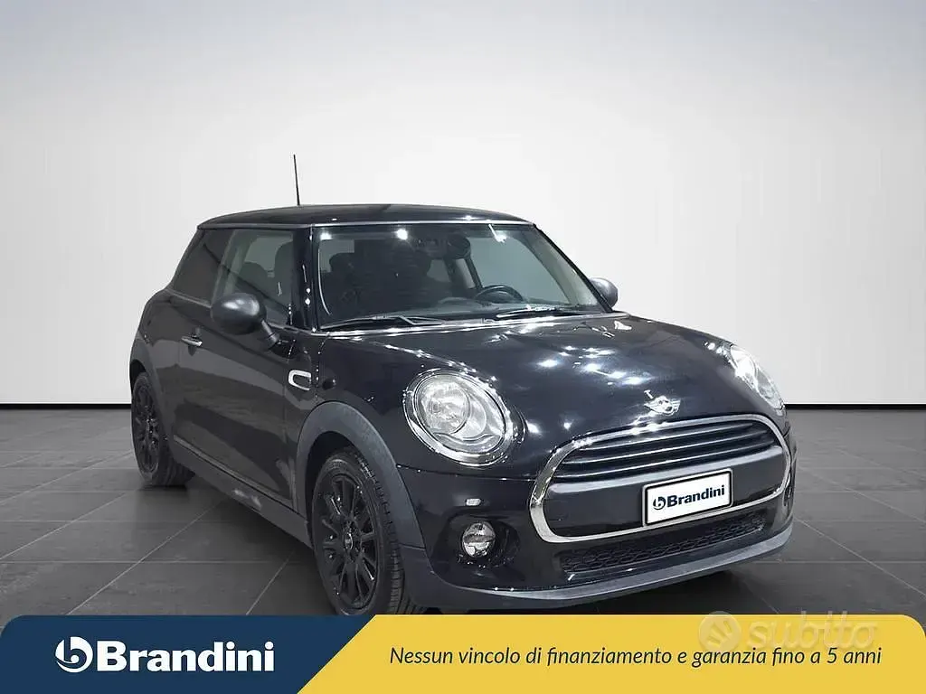 Usata Mini ONE 75 CV (55 kW) 2016 Nera Utilitaria