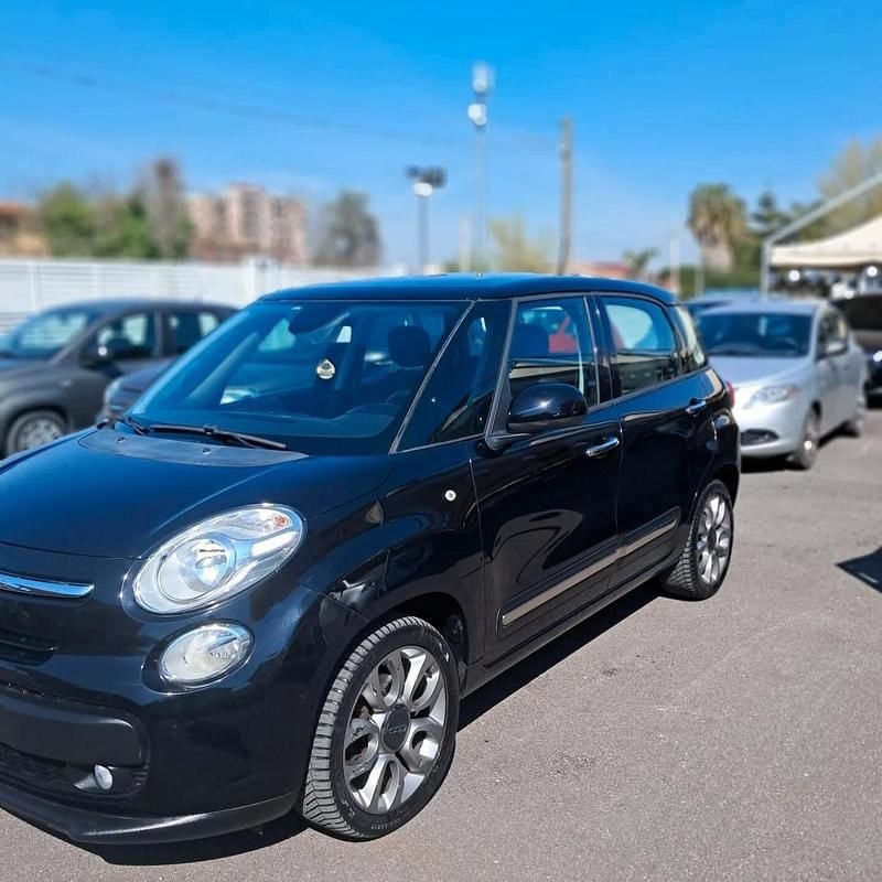 Używany Fiat 500L Lounge 85 KM (62 kW) 2014 Czarny Minivan