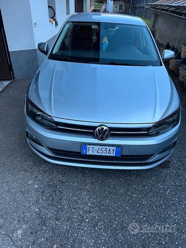 Usata VW Polo Comfortline 95 CV (69 kW) 2019 Argento Berlina