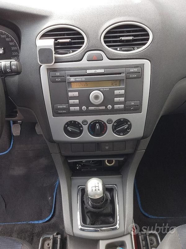 Usata Ford Focus 90 CV (66 kW) 2005 Blu Station wagon