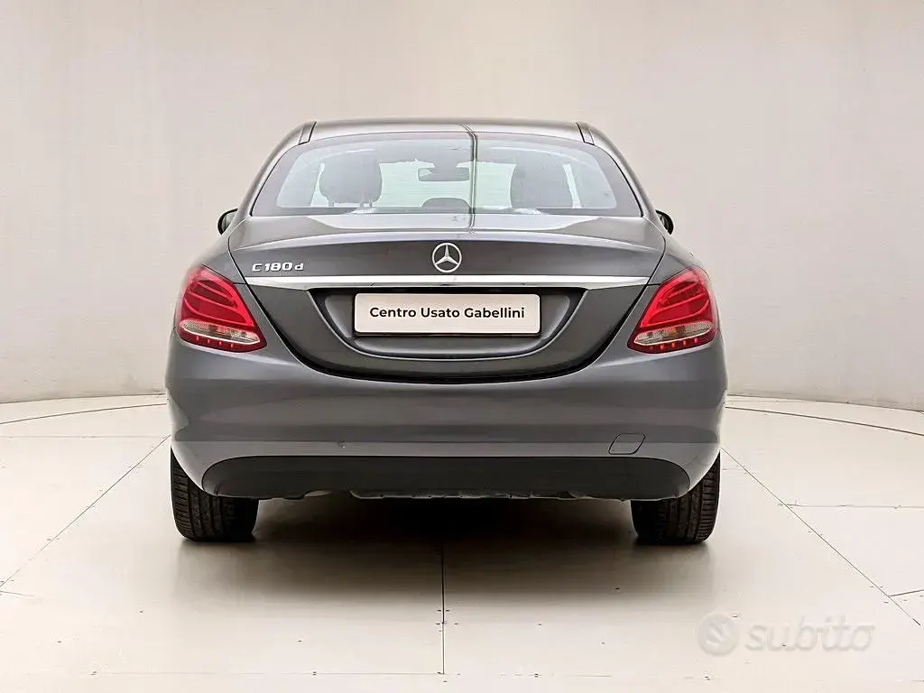 Usata Mercedes C180 Executive 122 CV (89 kW) 2021 Non disponibile Berlina