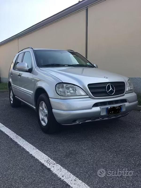 Käytetty Mercedes ML320 218 HP (160 kW) 1998 Harmaa Katumaasturi