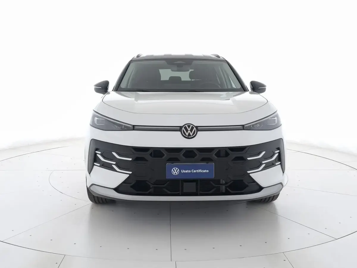 Usata VW T-Roc Life 150 CV (110 kW) 2026 Pure white nero SUV