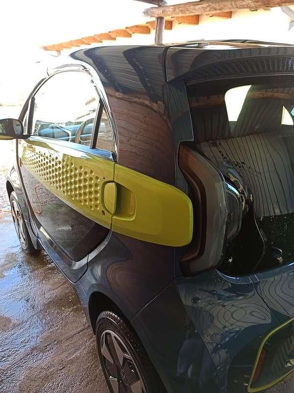 Usata XEV Yoyo 14 kW (20 CV) 2024 Blu/azzurro Utilitaria