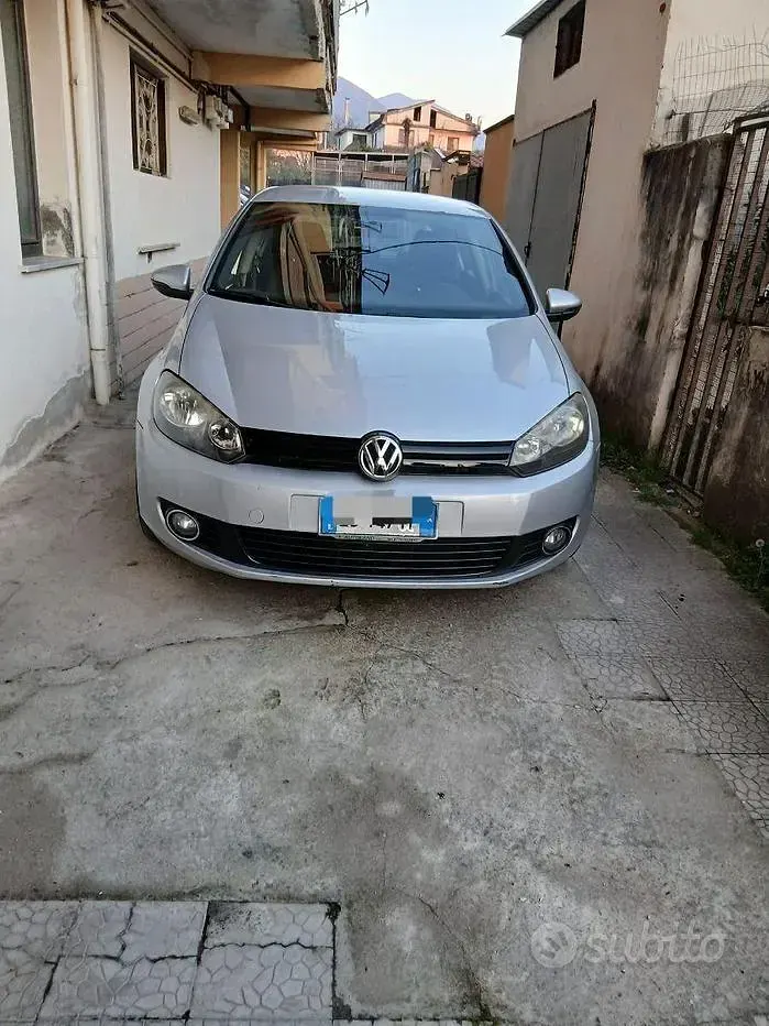 Usata VW Golf VI 105 CV (77 kW) 2011 Grigio Utilitaria