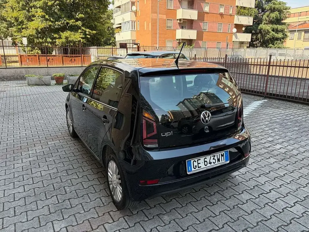 Usata VW up! Move 65 CV (47 kW) 2021 Nero Utilitaria