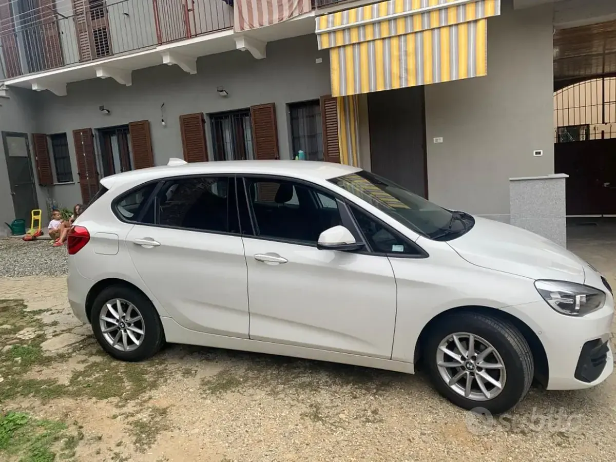 Usata BMW 216 Active Tourer Comfort Edition 109 CV (80 kW) 2019 Bianco Monovolume
