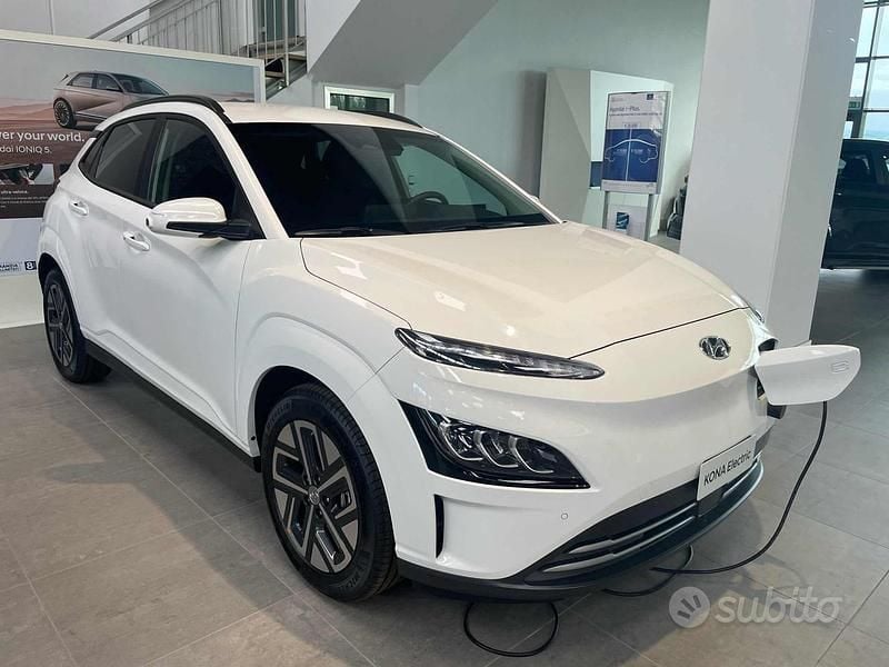 Usata Hyundai Kona 38 kW (53 CV) 2022 Bianco SUV