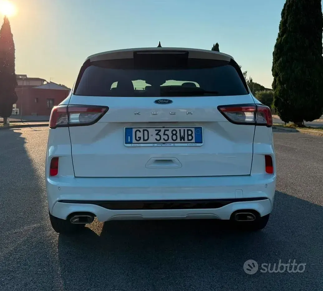 Usata Ford Kuga ST-Line 120 CV (88 kW) 2021 Bianco SUV