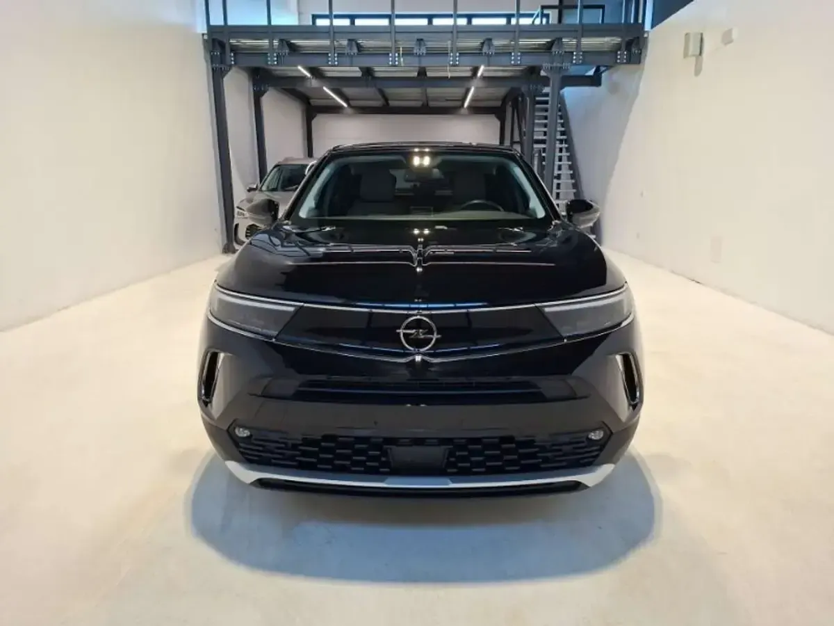 Usata Opel Mokka Elegance 101 CV (74 kW) 2023 Nero SUV