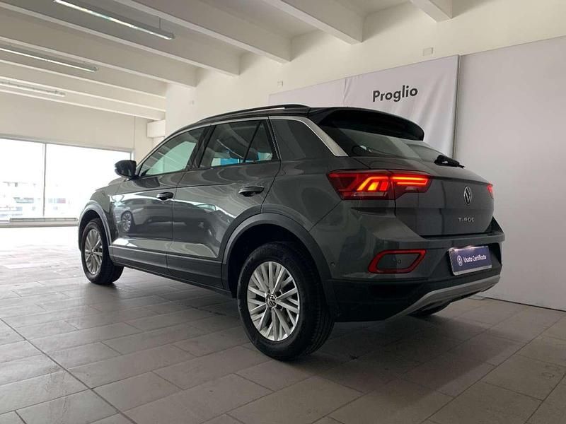 Usata VW T-Roc Life 150 CV (110 kW) 2024 Indium grey metallizzato SUV