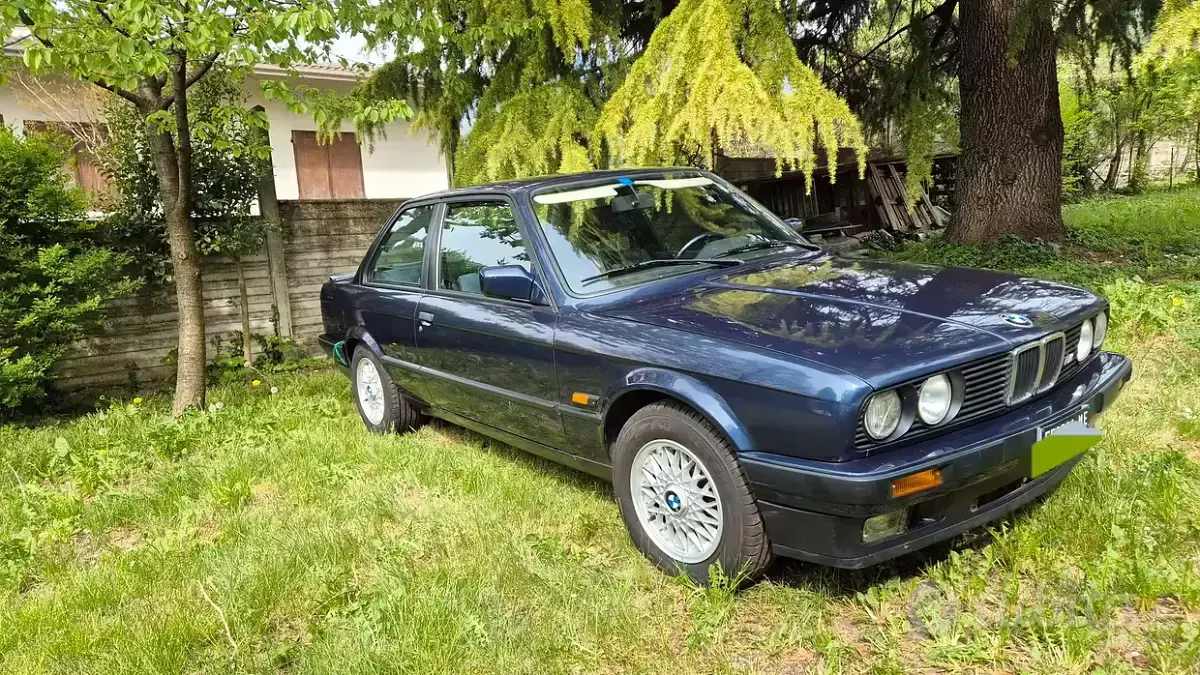 Usata BMW 318 M Sport 136 CV (100 kW) 1991 Blu/azzurro Berlina