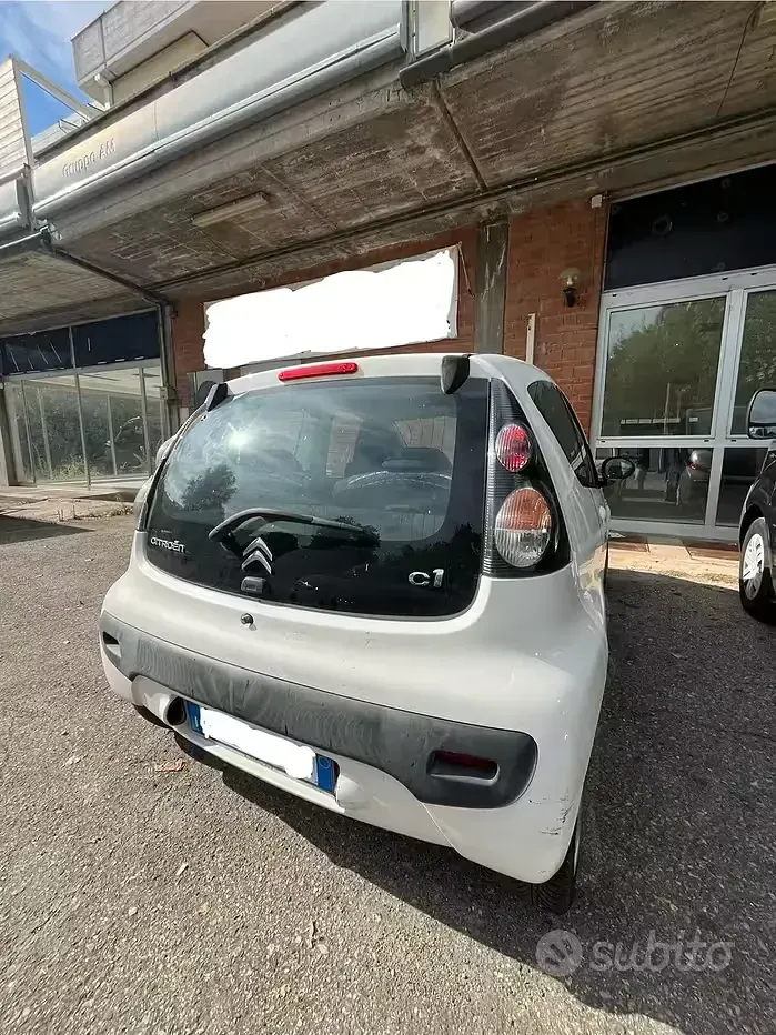 Usata Citroën C1 Attraction 68 CV (50 kW) 2014 Bianco Utilitaria