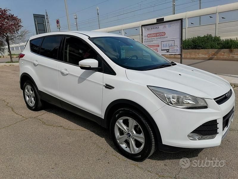 Usata Ford Kuga Titanium 120 CV (88 kW) 2015 Bianco SUV