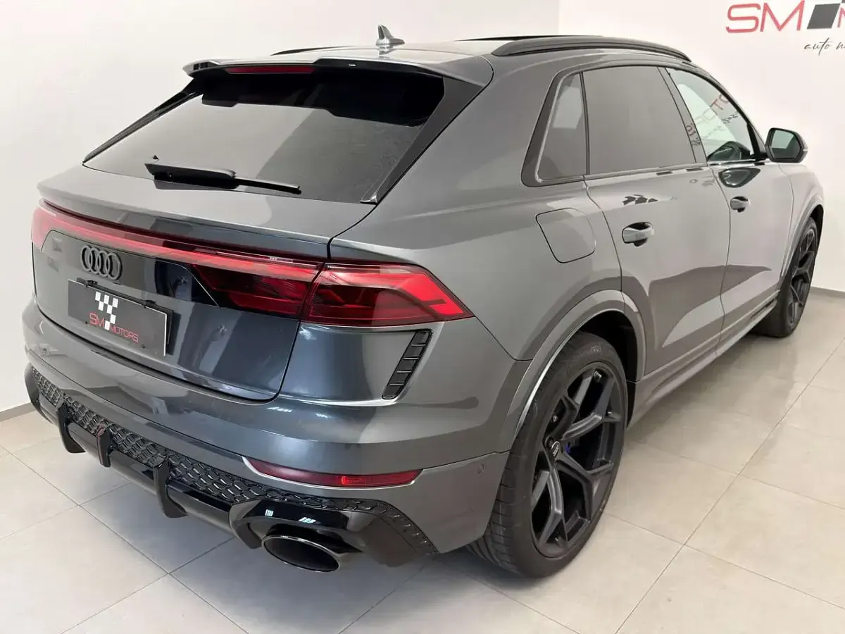 Nuova Audi Q8 Performance 640 CV (470 kW) 2026 Grigio SUV