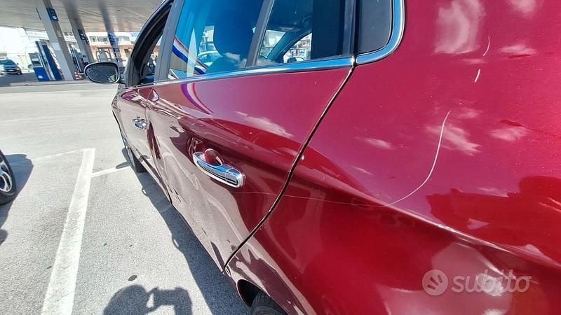 Usata Fiat Bravo 90 CV (66 kW) 2010 Rosso Utilitaria