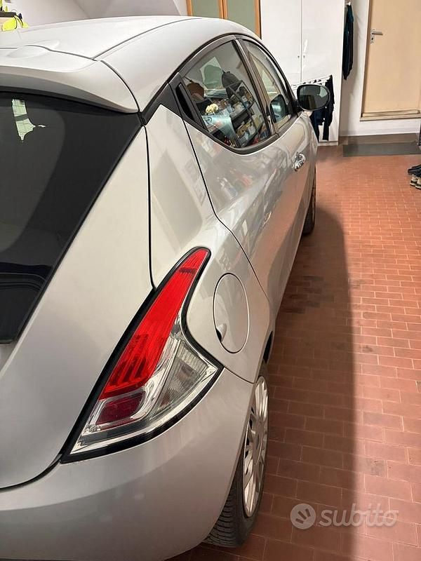 Usata Lancia Ypsilon 60 CV (44 kW) 2011 Utilitaria