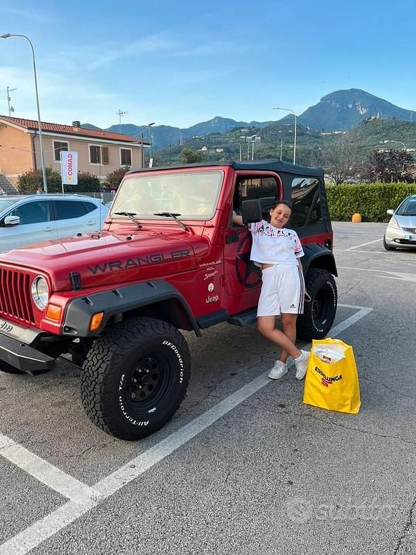 Usata Jeep Wrangler 2001 Rosso SUV